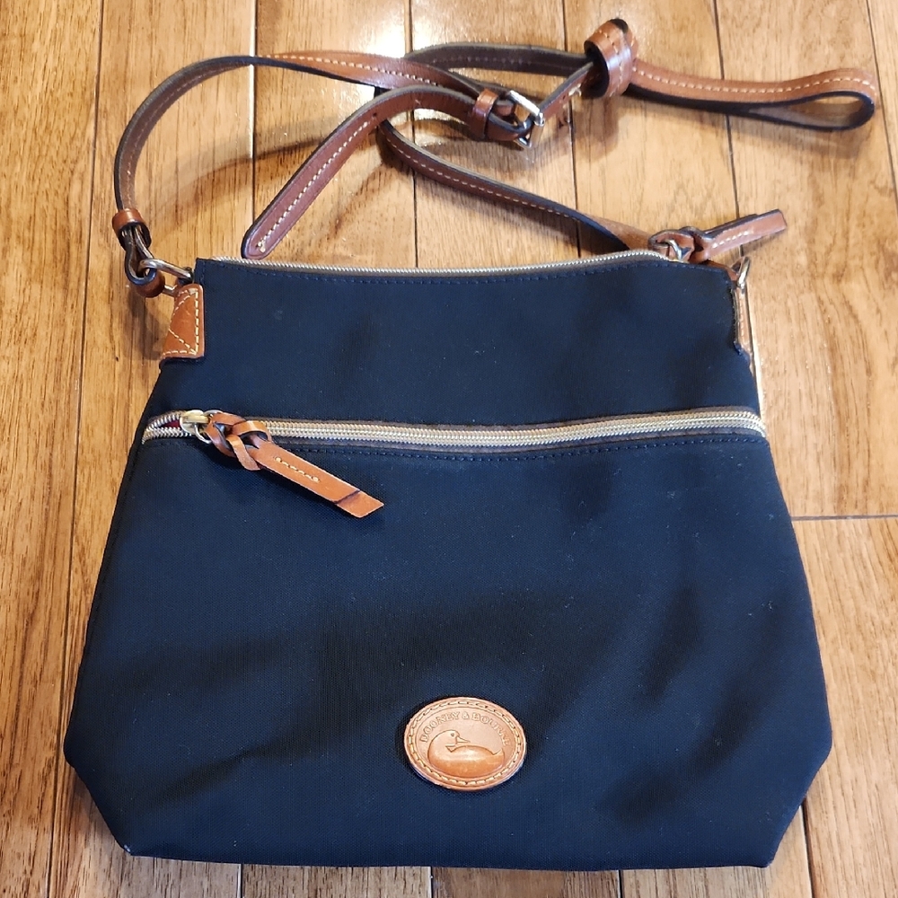 Dooney & Bourke Black W/  Leather Brown Straps Body Canvas P-007